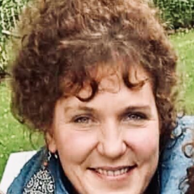 Votre conseillère(er) Julie SCHIJNS