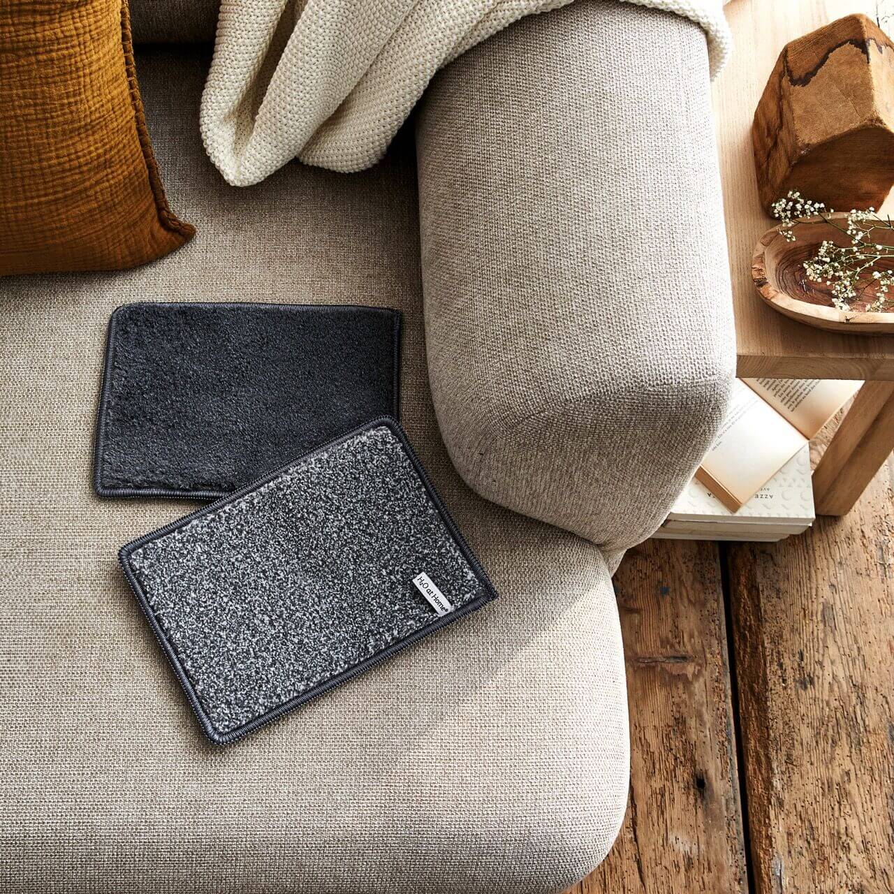 Photo du Pad Multi-Usages de H2O at Home posé sur un canapé